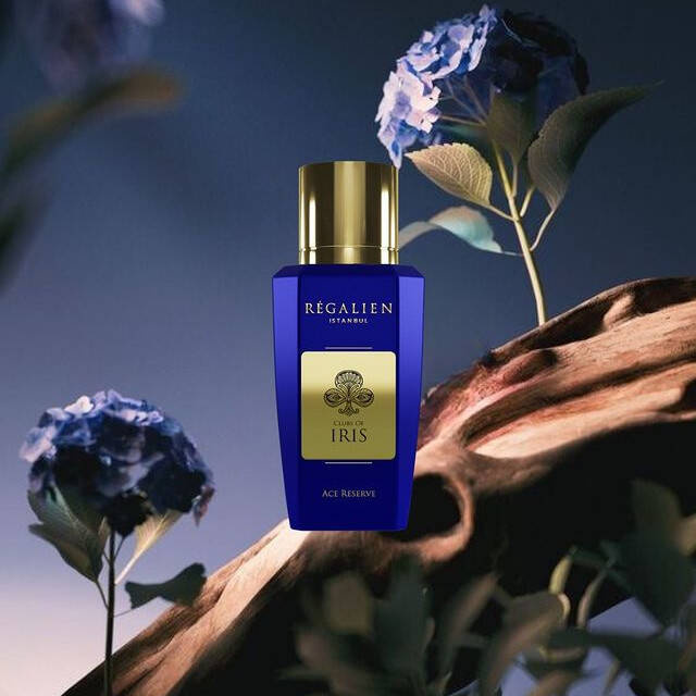 Clubs of Iris Extrait